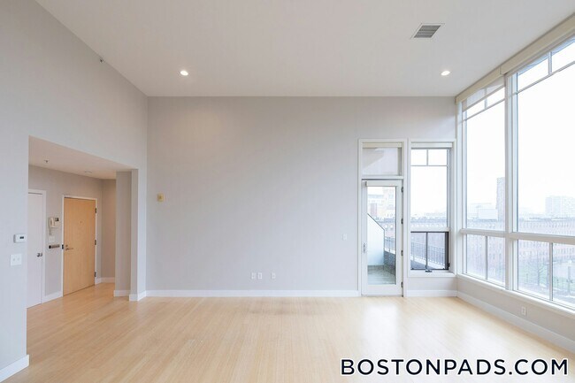 Building Photo - 490 Harrison Ave