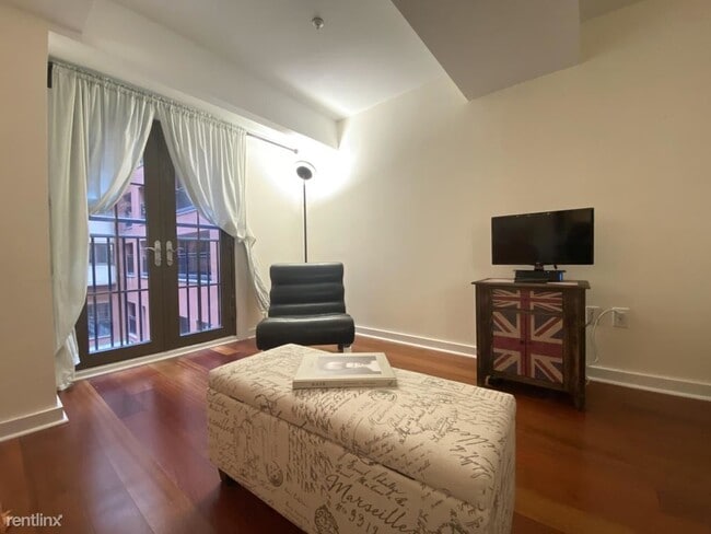 Foto del edificio - 225 S 18th St