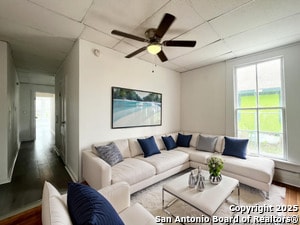 Foto del edificio - 827 Steves Ave