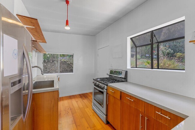 Foto del edificio - 2262 Duane St