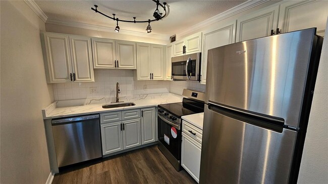 Building Photo - 11720 Raintree Village Blvd
