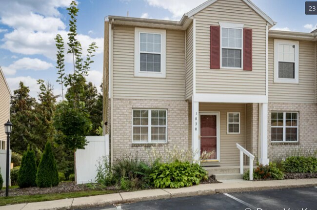 Building Photo - 1030 Ada Place Dr SE