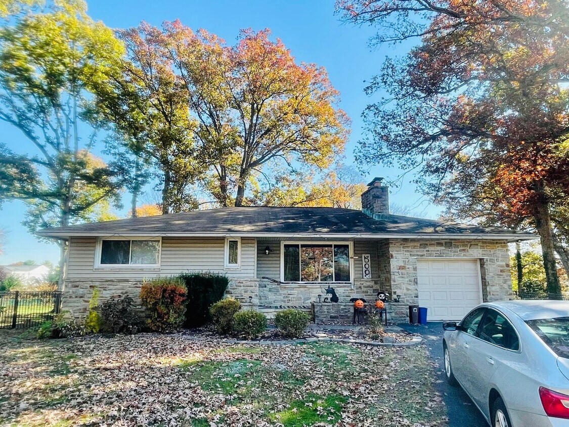 Foto principal - Catonsville home, great neighborhood!