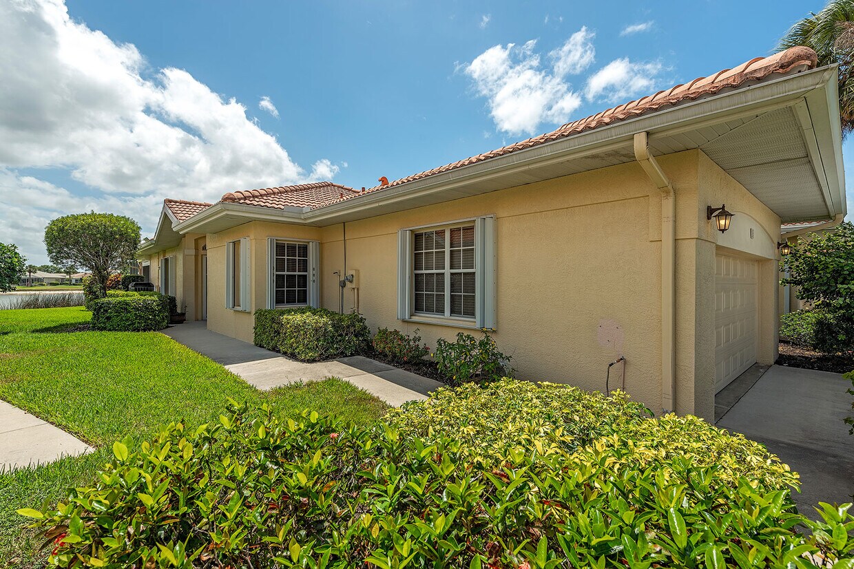 Foto principal - 2056 Crestview Way