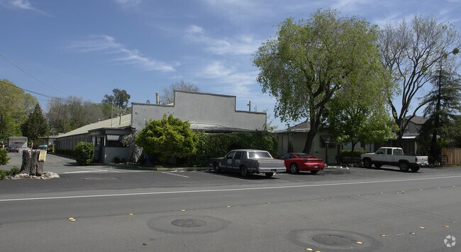 Foto del edificio - 1148 Arroyo Rd