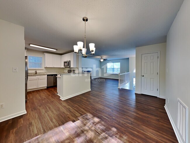 Building Photo - 945 Augusta Woods Drive