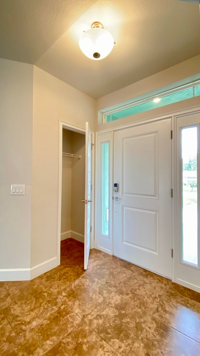 FRONT DOOR ENTRANCE B - 105 Dartmouth Rd