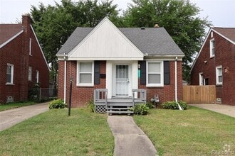 Building Photo - 5559 Bluehill St