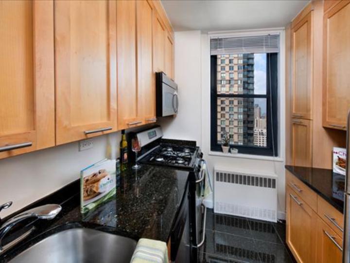 Primary Photo - 238 E 95th St