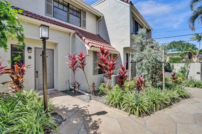 Building Photo - 1415 Miami Rd