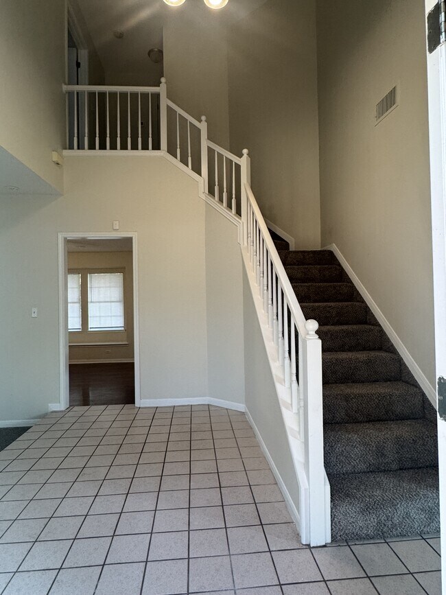 Building Photo - 1515 Mountain Laurel Dr