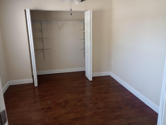 front bedroom - 123 Cocoa Pl