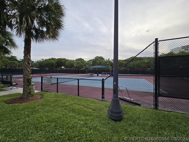 Foto del edificio - 3800 Oaks Clubhouse Dr
