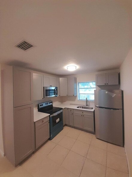 Foto del edificio - 412 Conniston Rd