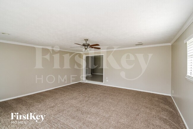 Building Photo - 3572 Fortuna Dr