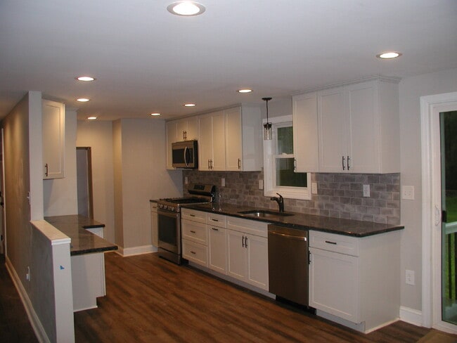 Foto del edificio - 3 Bedroom - 2 Bath Rancher on Two Acres