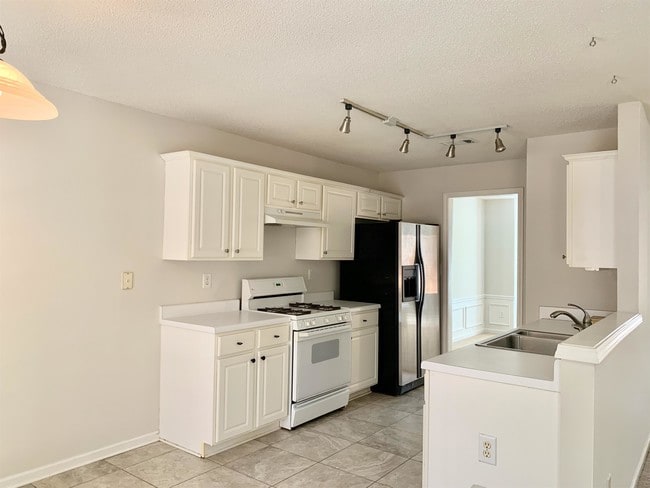 Foto del edificio - 485 Chippenham Ct