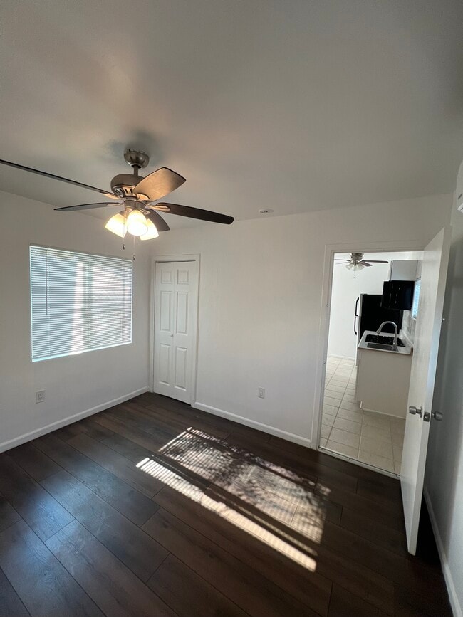 Bedroom - 122 E Quintard St