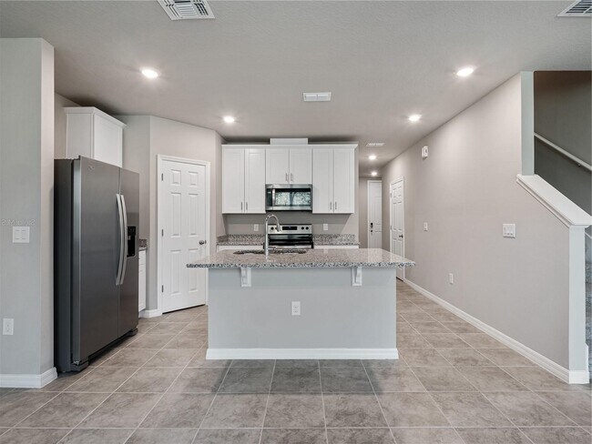 Building Photo - 525 Legacy Lp