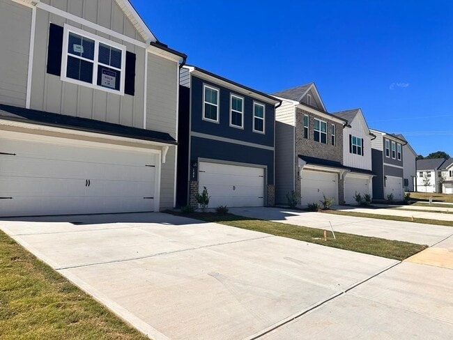 Foto del edificio - 121 Founders Dr