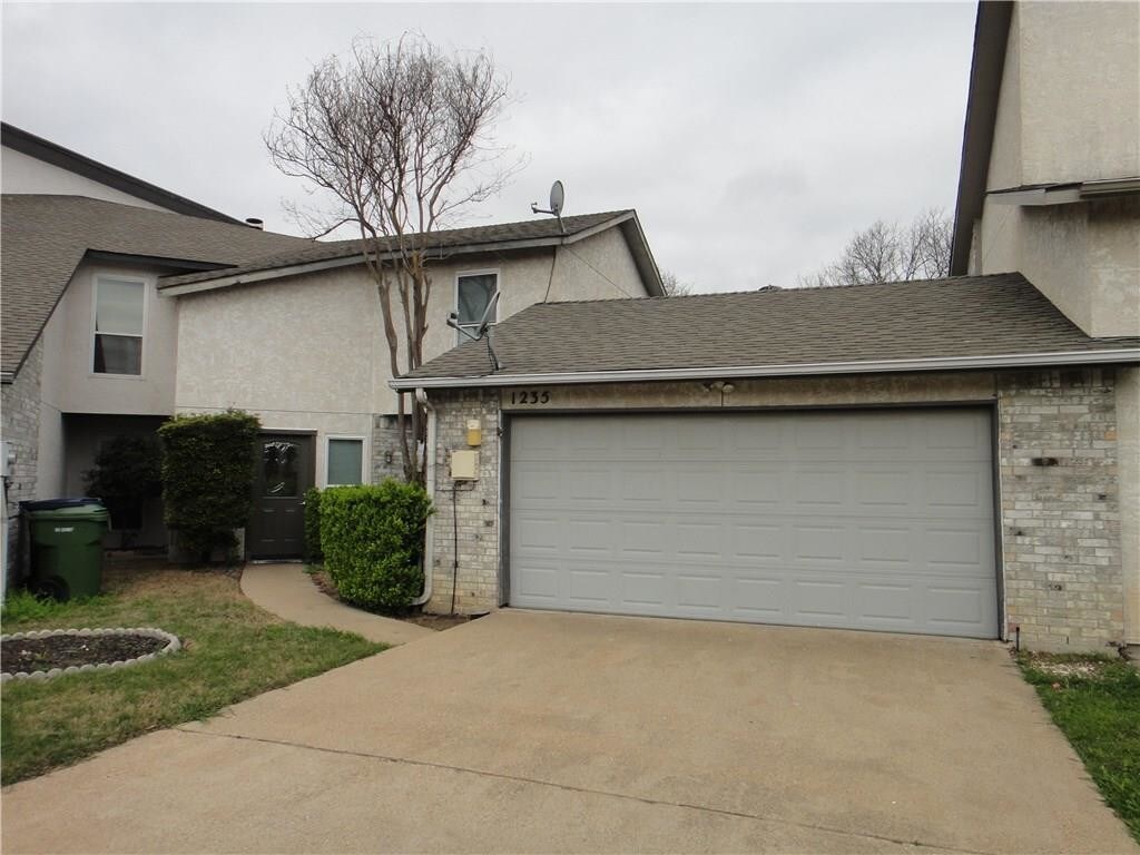 Foto principal - 1235 Forest Cove Ln