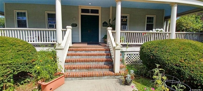 Foto del edificio - 117 Fire Island Ave