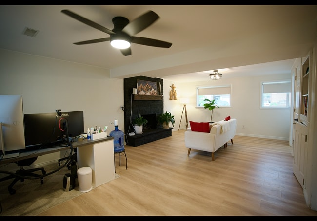 Foto del edificio - 303 Quebec St