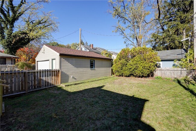 Foto del edificio - 304 Zuber Rd