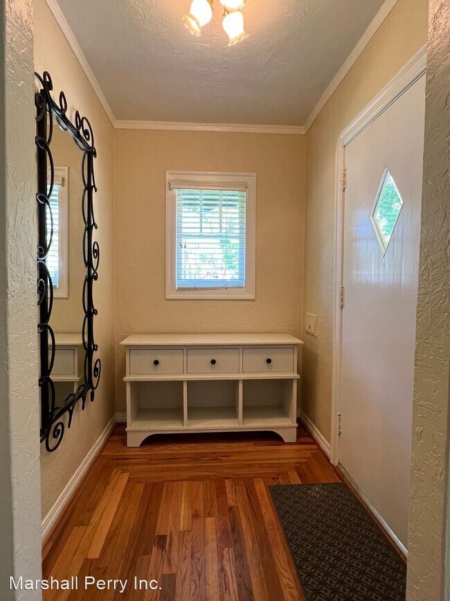 Building Photo - 2 br, 1.5 bath House - 810 Enslen Ave