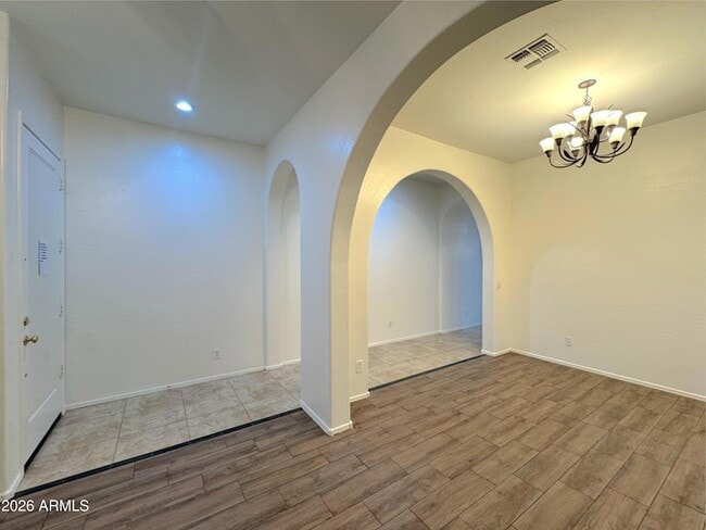 Building Photo - 3013 W Glenhaven Dr