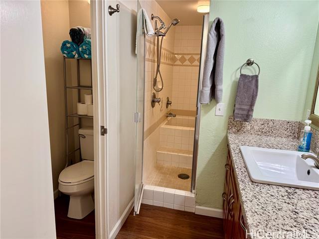 Foto del edificio - 2440 Kuhio Ave.