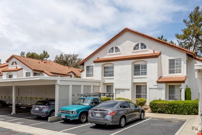 Building Photo - Canyon Bluffs