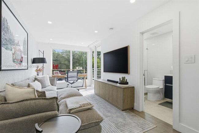 Foto del edificio - 454 Fernwood Rd