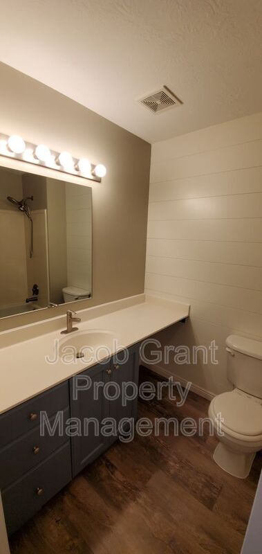 Building Photo - 459 Pheasant Ridge Dr