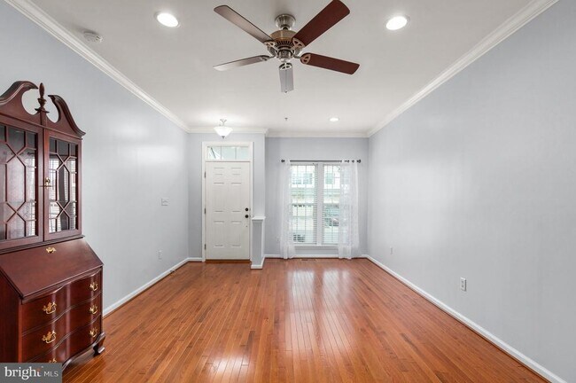 Foto del edificio - 2900 Lomond Pl