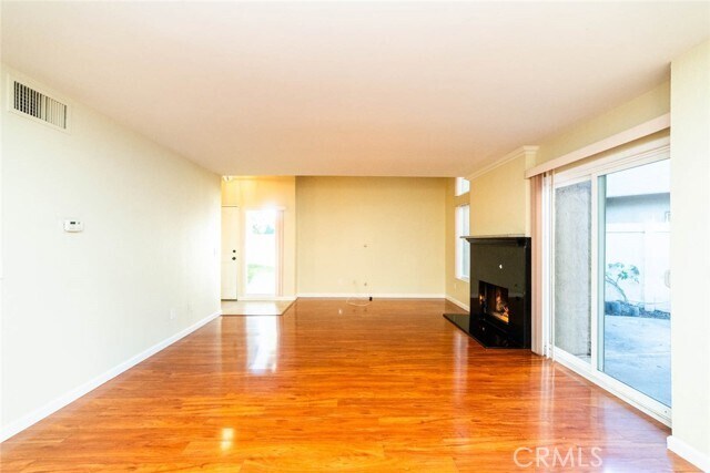 Foto del edificio - 923 Lombard Ct