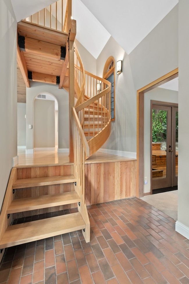 Building Photo - Spectacular Mercer Island Nature Retreat!