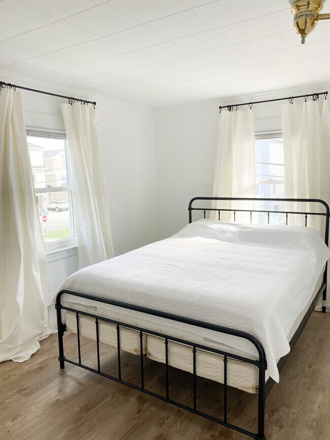 Foto del edificio - 48 Milesfield Ave