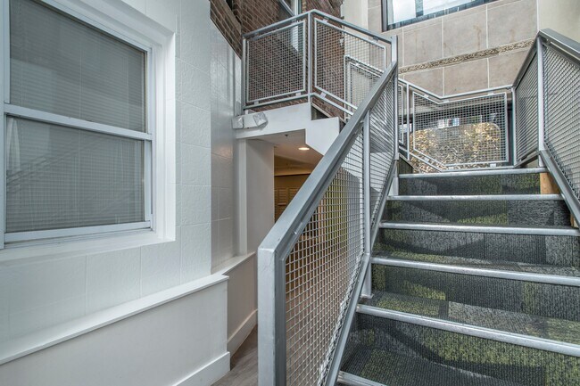 Foto del edificio - 36 Brainerd Rd