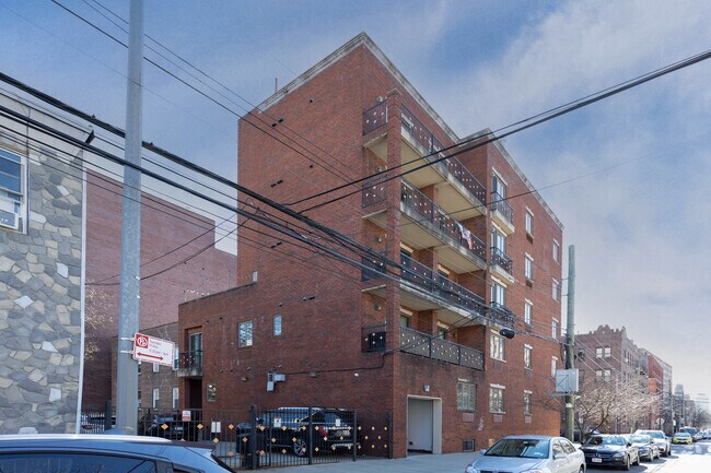 Building Photo - 2303 31st Ave