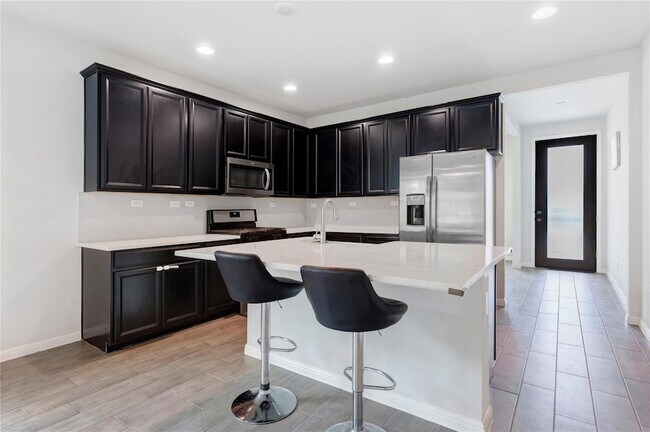 Foto del edificio - 420 Winding Hollow Ln