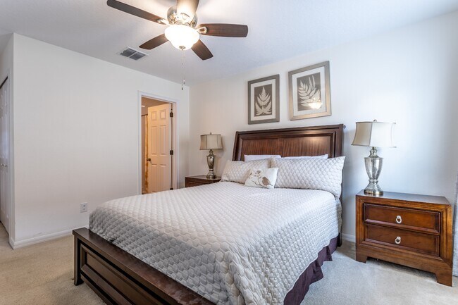 Foto del edificio - 446 Orange Cosmos Blvd