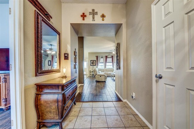 Building Photo - 204 Spruce Trail