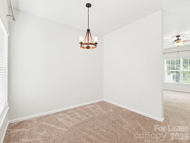 Building Photo - 12411 Stratfield Pl Cir