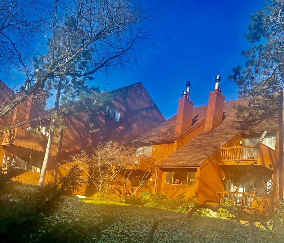 561 Sanderling Ct, Secaucus, NJ 07094 Townhome Rentals in Secaucus NJ