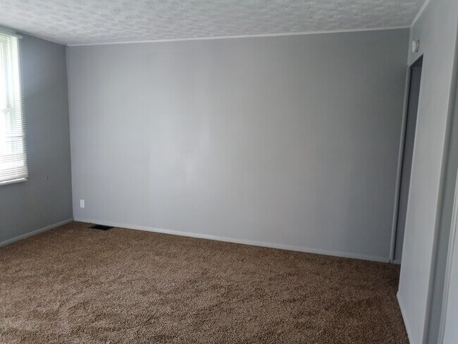 Building Photo - 32 Kessler Pl