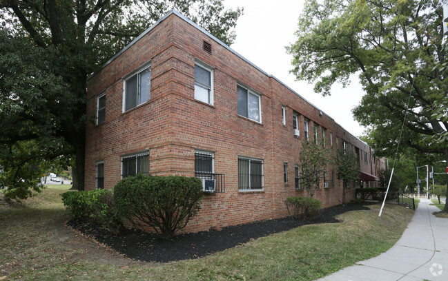 Building Photo - 1 Hawaiian Avenue Apartments