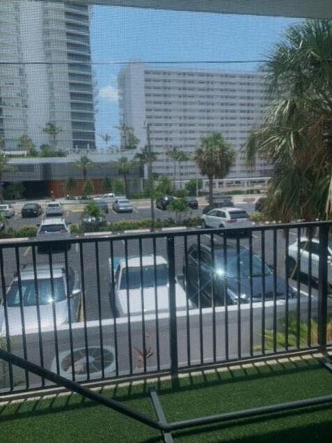 Foto del edificio - 3250 NE 12th St