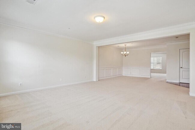 Building Photo - 15334 Kensington Park Dr