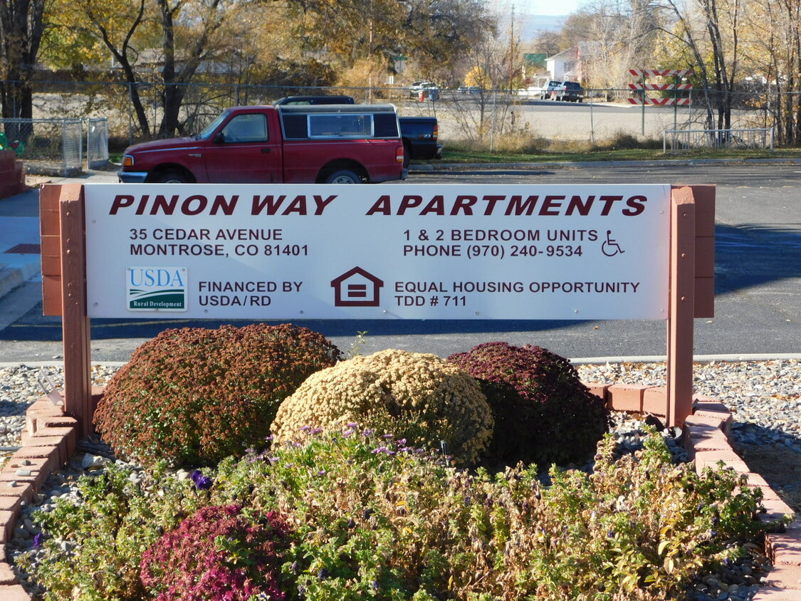 Foto principal - Pinon Way Apartments